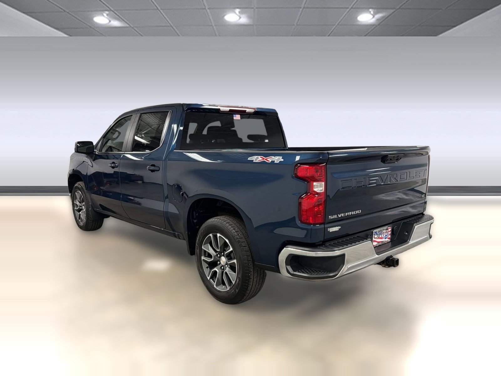 Used 2023 Chevrolet Silverado 1500 LT image 2