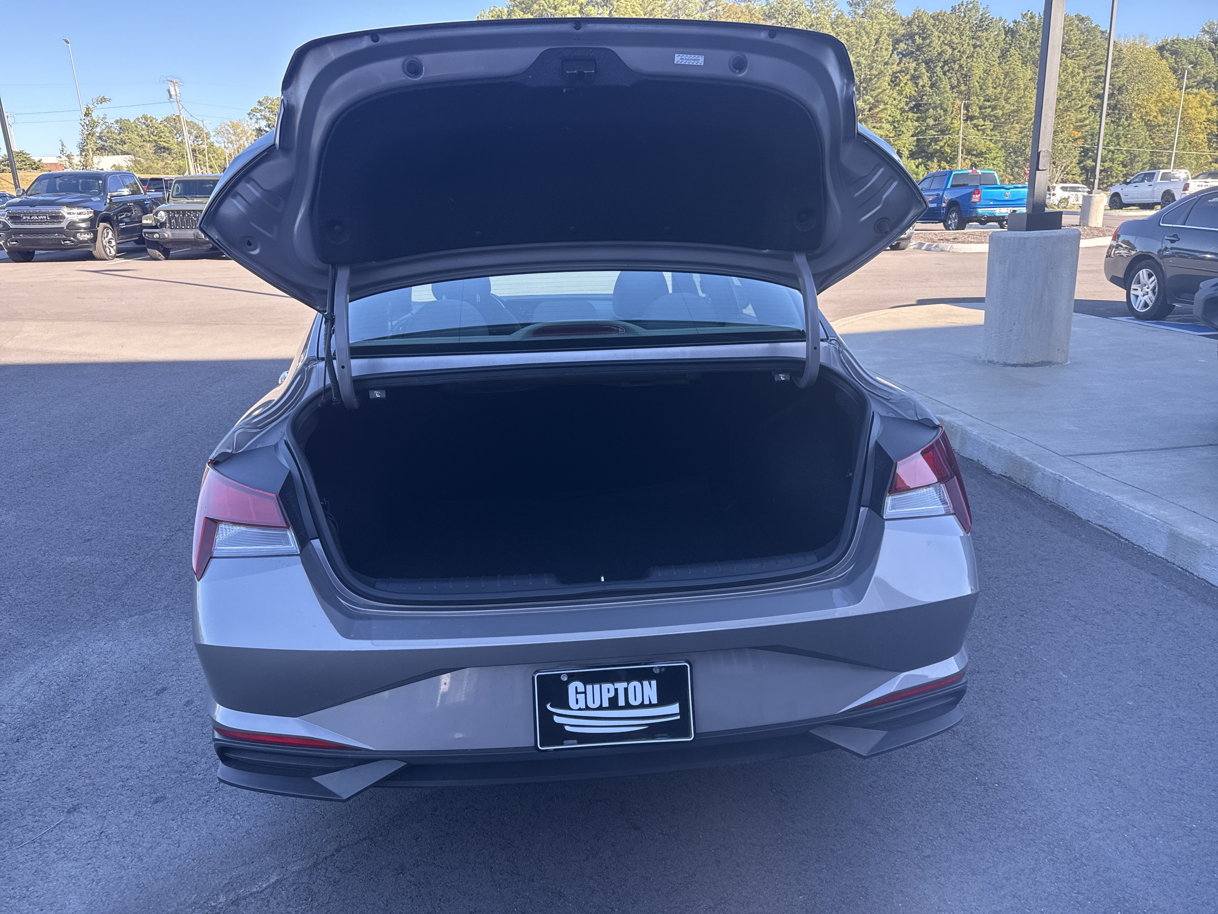 Used 2023 Hyundai Elantra SEL FWD image 26