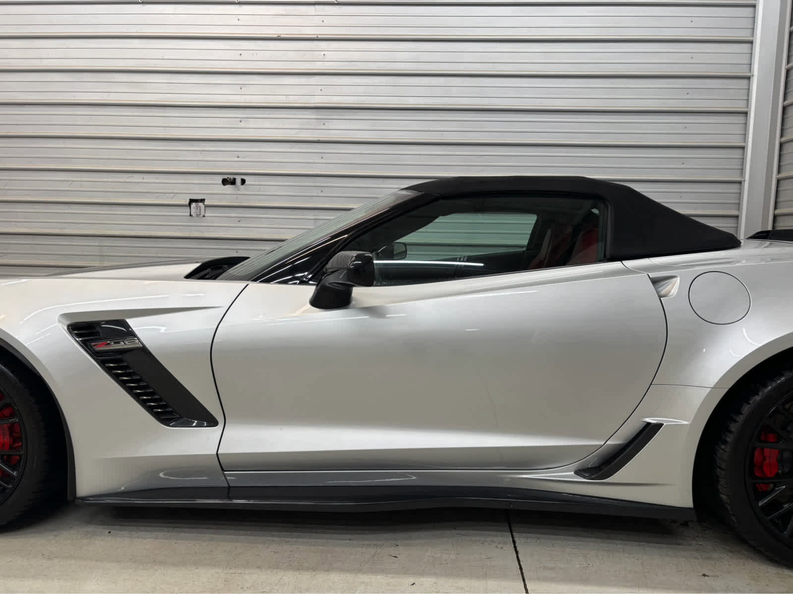 Used 2015 Chevrolet Corvette Z06 w/ 3LZ Preferred Equipment Group image 7