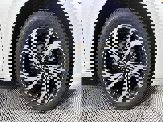 New 2026 Volkswagen Jetta SEL image 9