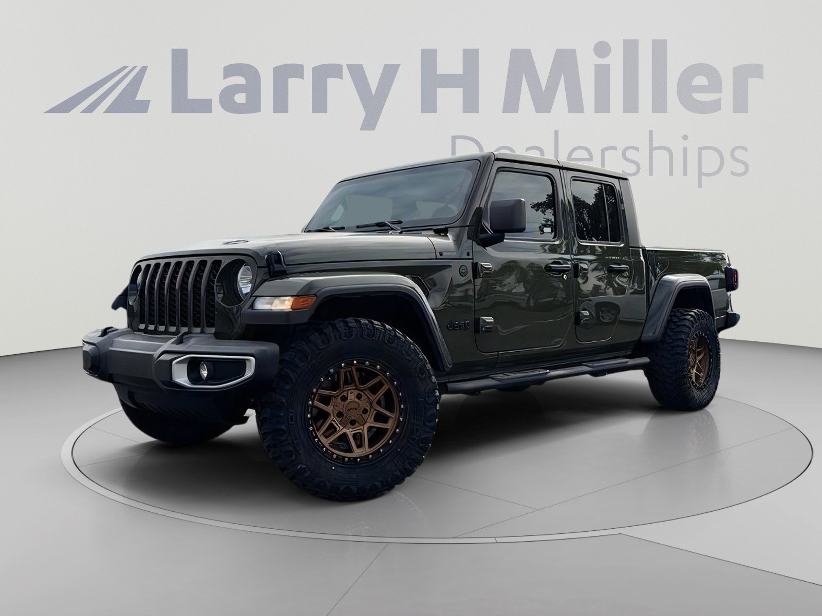 Used 2022 Jeep Gladiator Sport AWD/4WD image 1