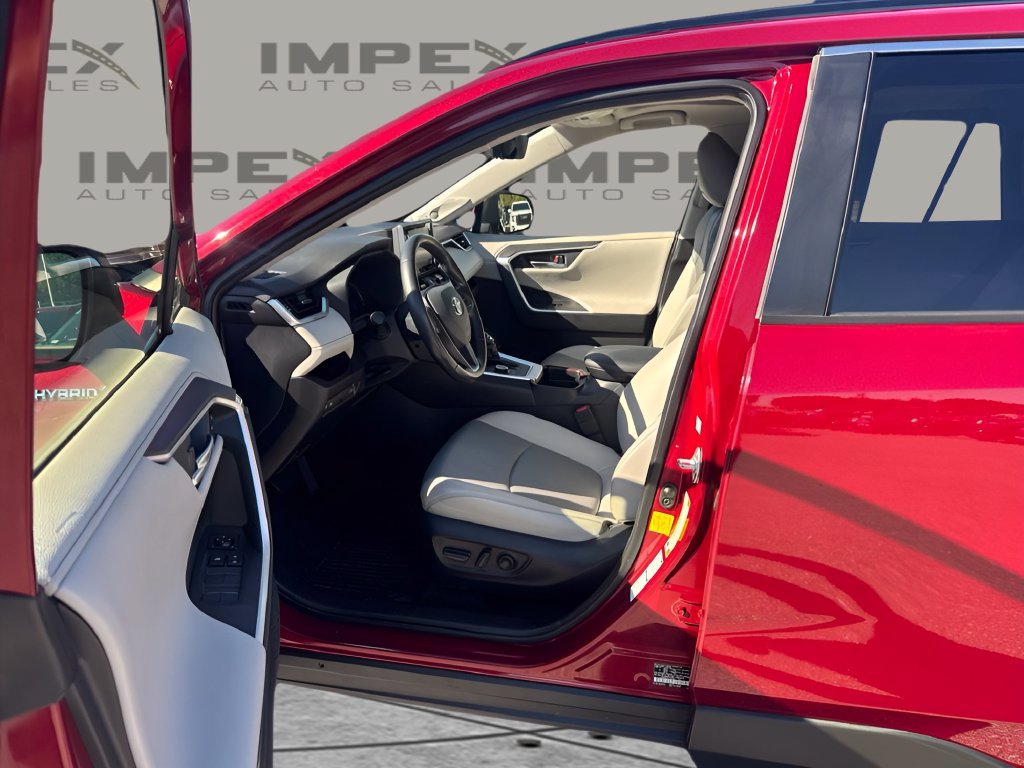 Used 2020 Toyota RAV4 Limited w/ All Weather Liner Package AWD/4WD image 30