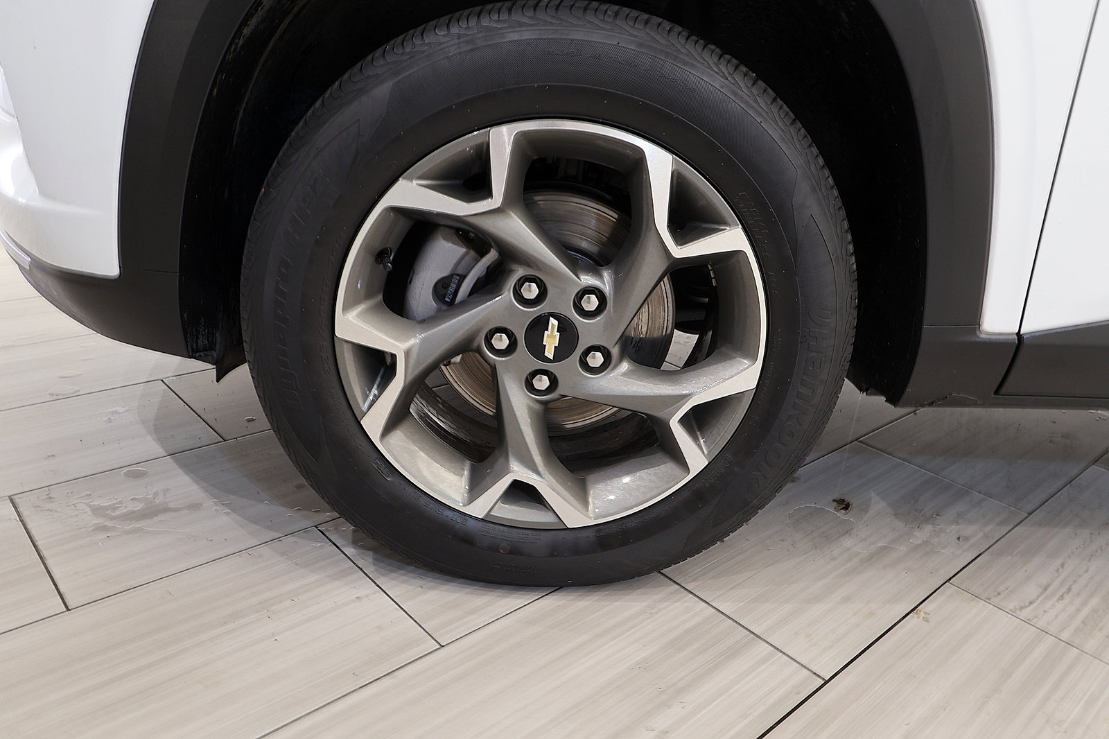 Used 2025 Chevrolet Trax LT FWD image 10