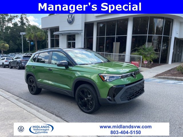 New 2025 Volkswagen Taos SE image 1