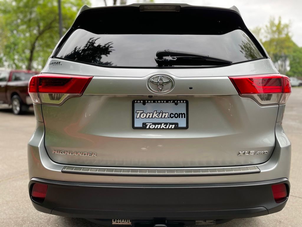 Used 2018 Toyota Highlander XLE AWD/4WD image 5