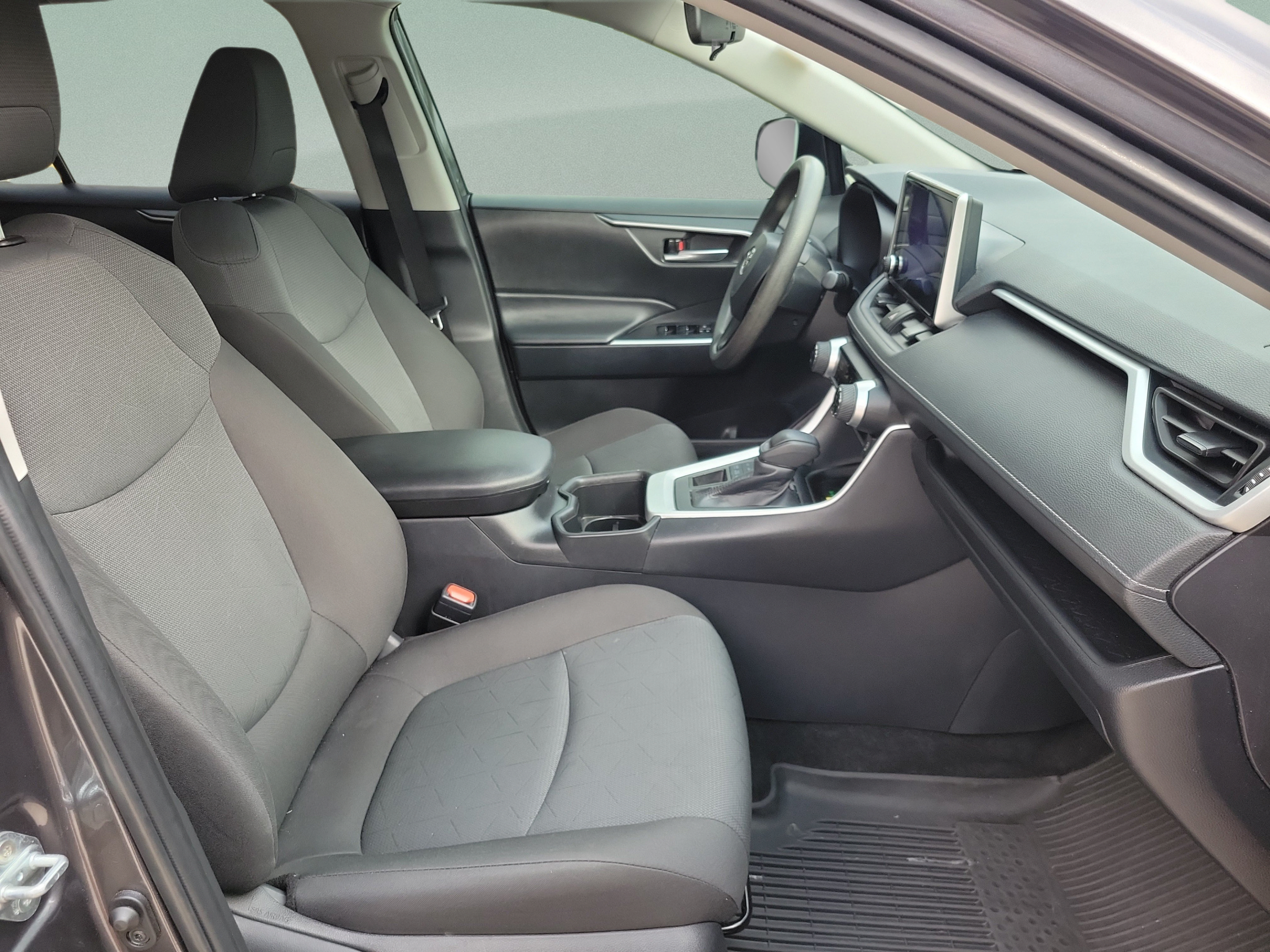 Certified 2024 Toyota RAV4 XLE AWD/4WD image 32