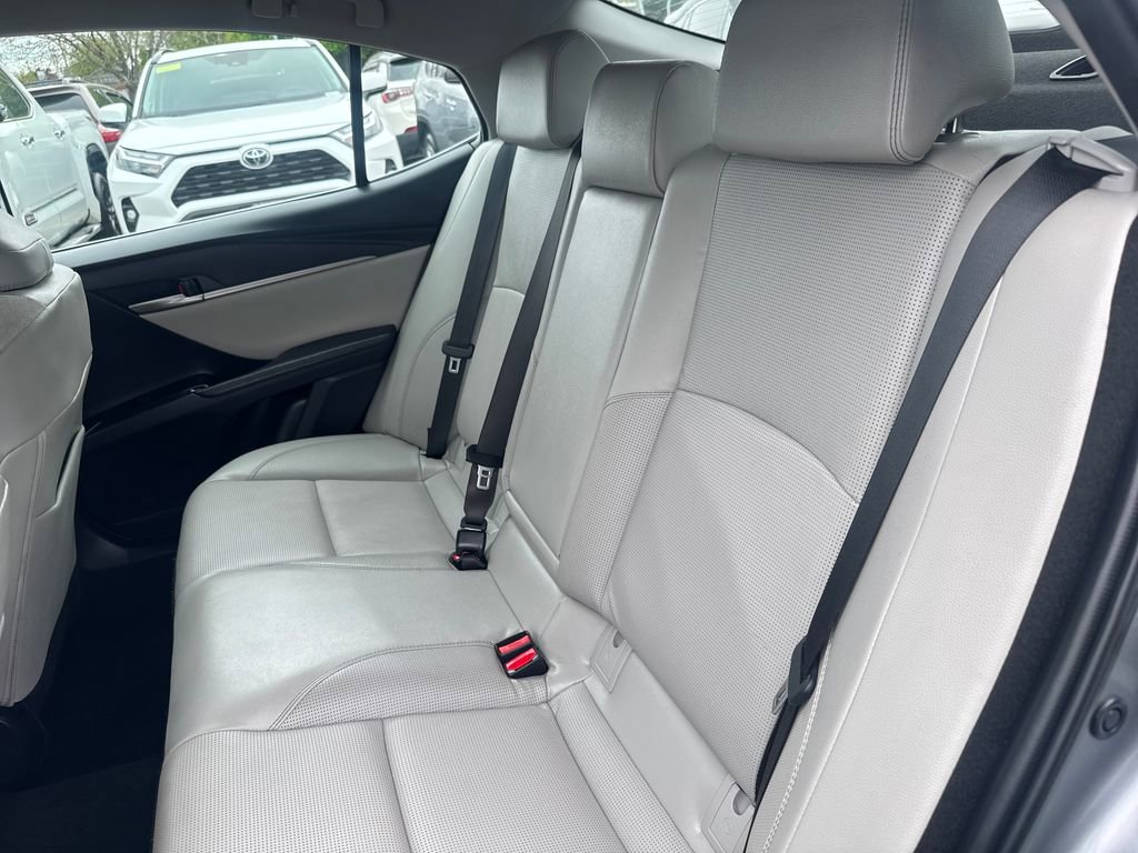 Used 2025 Toyota Camry XLE AWD/4WD image 31