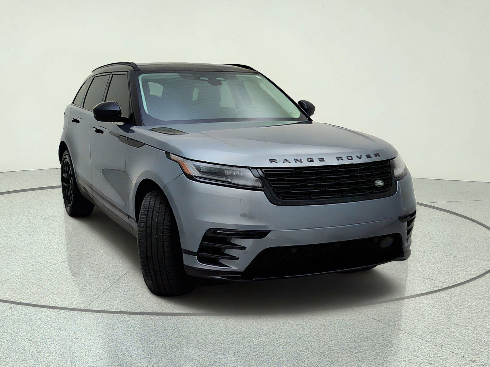 Used 2025 Land Rover Range Rover Velar Dynamic SE AWD/4WD image 5