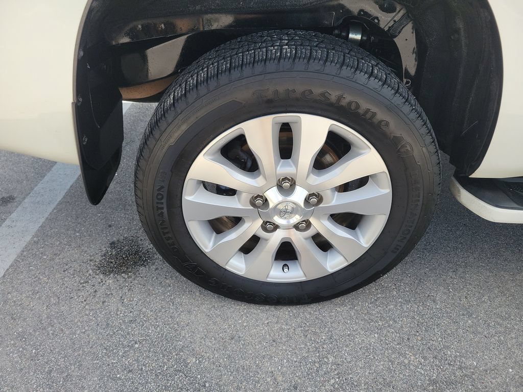 Used 2018 Toyota Sequoia Platinum AWD/4WD image 30