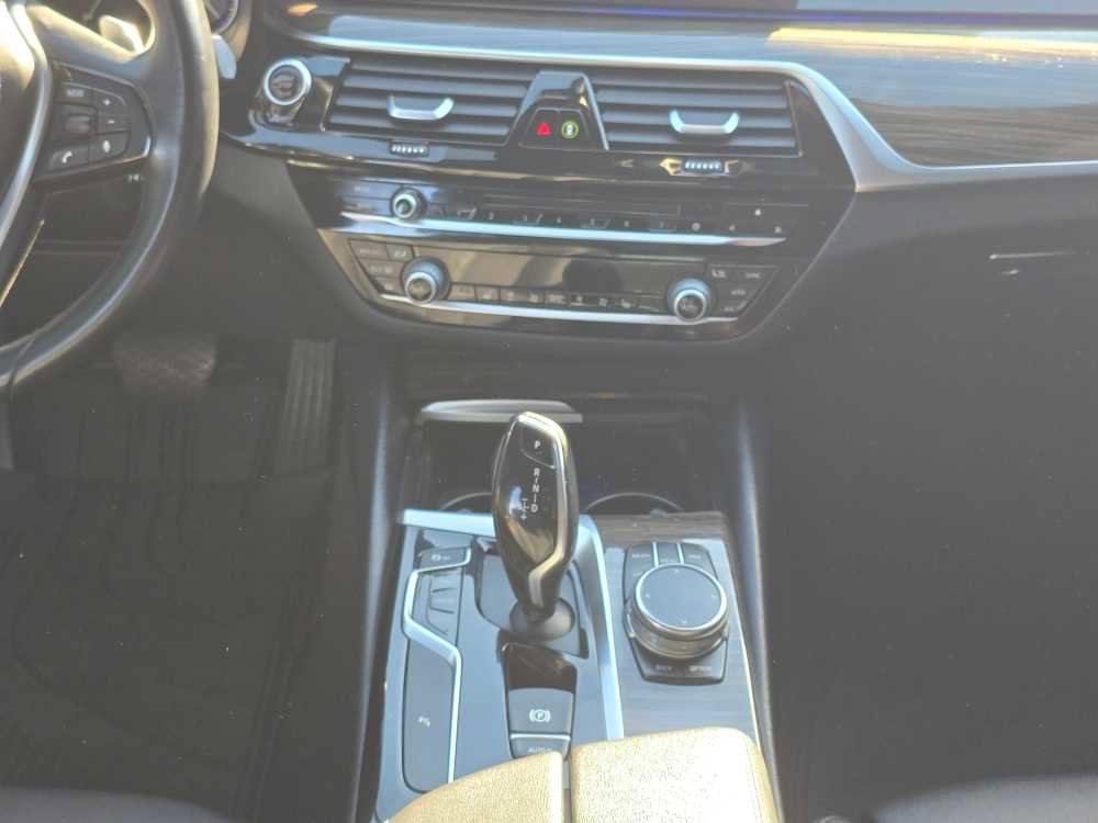 Used 2018 BMW 530i w/ Premium Package image 13