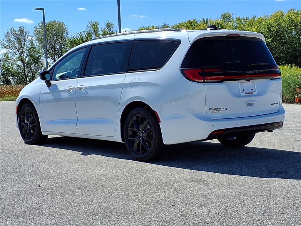 New 2026 Chrysler Pacifica Limited w/ S Appearance Package image 32