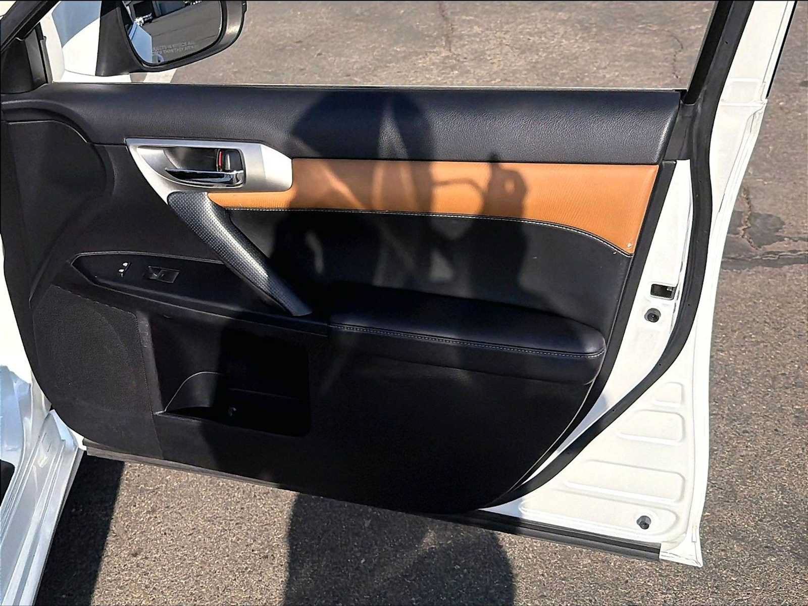 Used 2015 Lexus CT 200h FWD image 26
