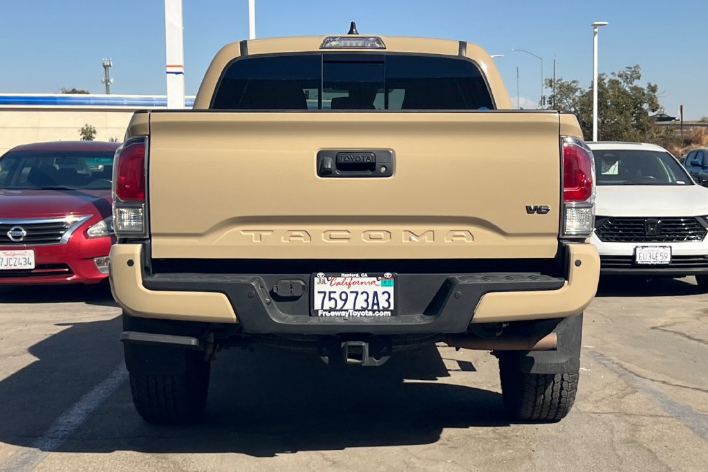 Certified 2020 Toyota Tacoma TRD Off-Road w/ Technology Package AWD/4WD image 7