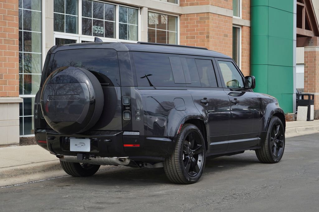 New 2026 Land Rover Defender 130 X-Dynamic SE image 6