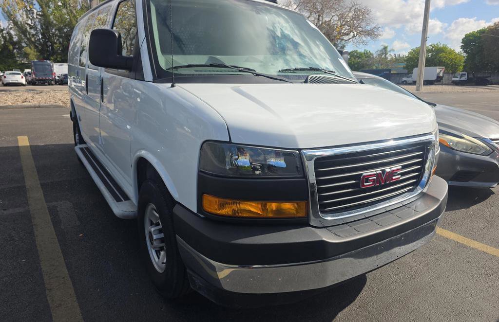 Used 2024 GMC Savana 2500 w/ Driver Convenience Package image 3