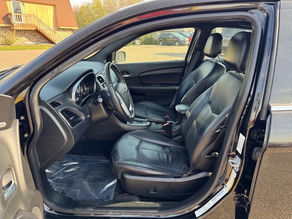 Used 2013 Chrysler 200 Limited w/ Sun/Sound Group FWD image 13