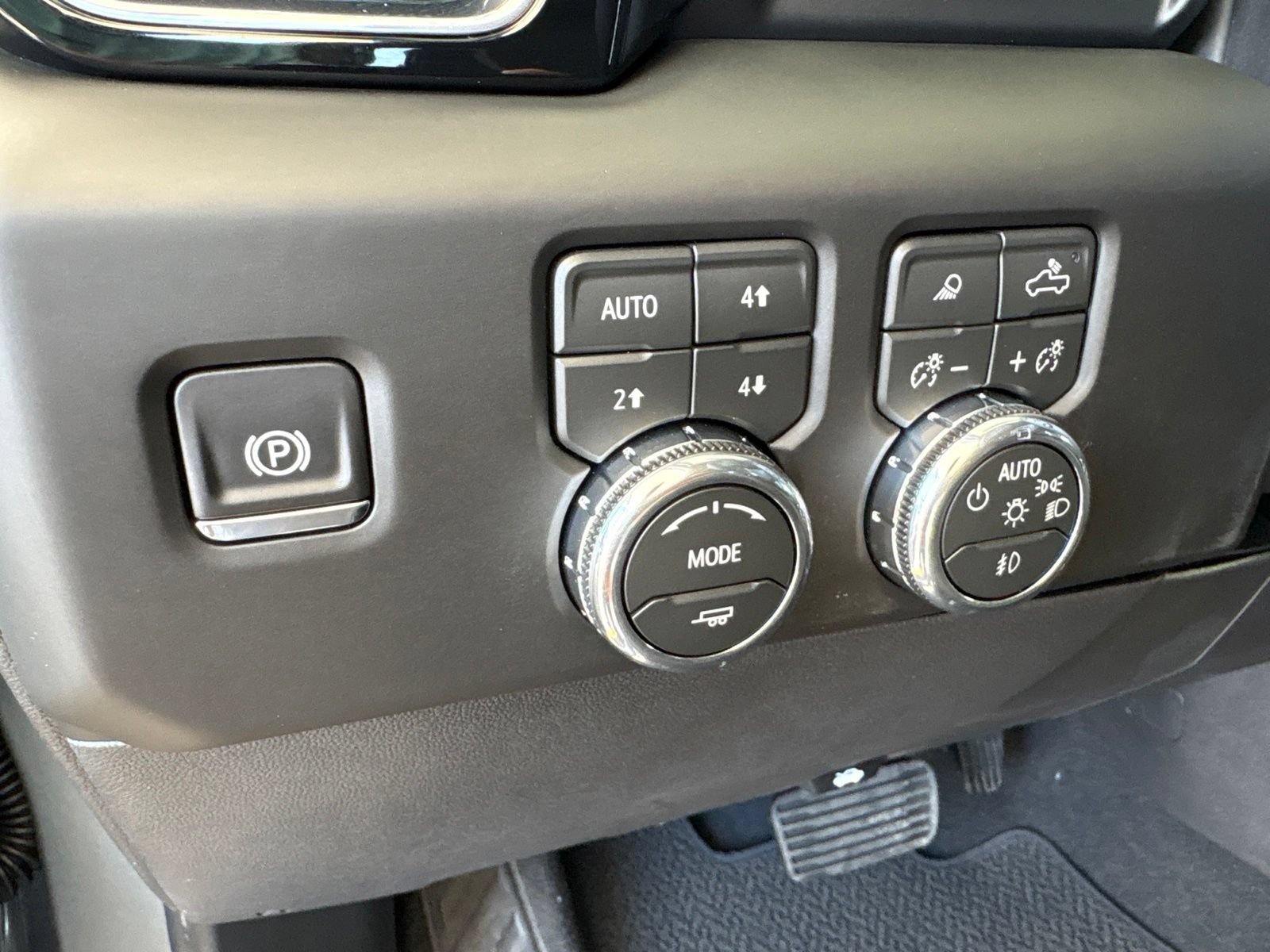 New 2026 GMC Sierra 1500 Denali w/ Denali Reserve Package AWD/4WD image 16