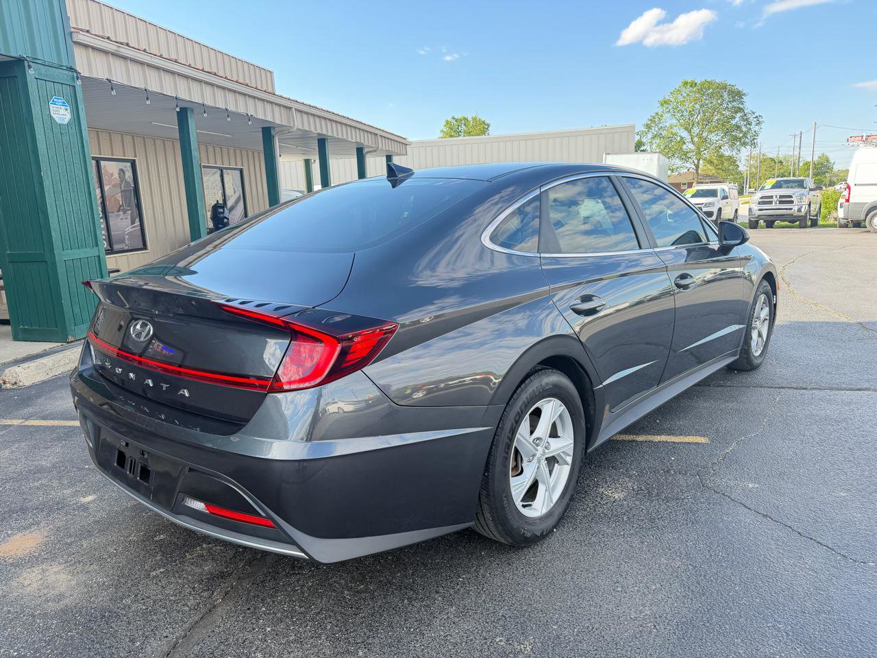 Used 2020 Hyundai Sonata SE w/ Cargo Package FWD image 3