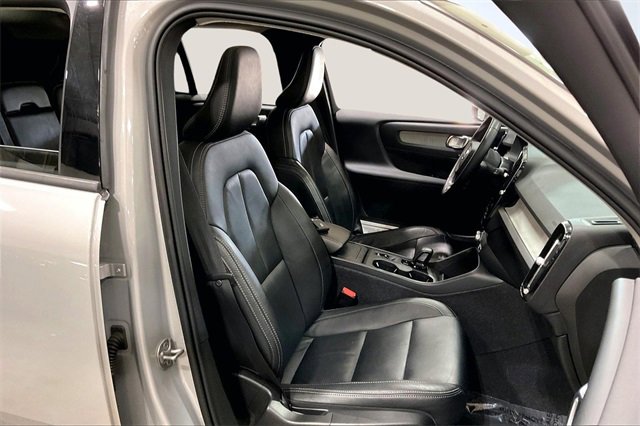 Certified 2023 Volvo XC40 B5 Core w/ Convenience Package image 8