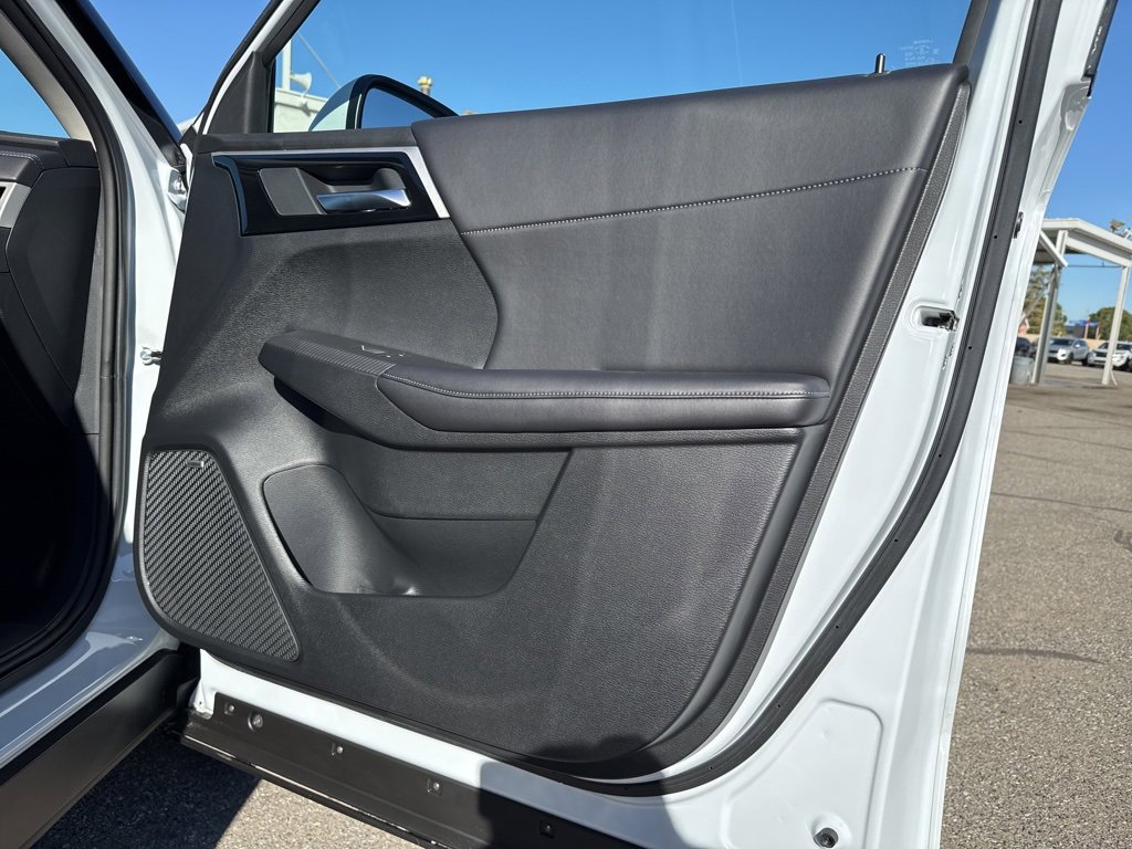 New 2025 Mitsubishi Outlander SE image 31