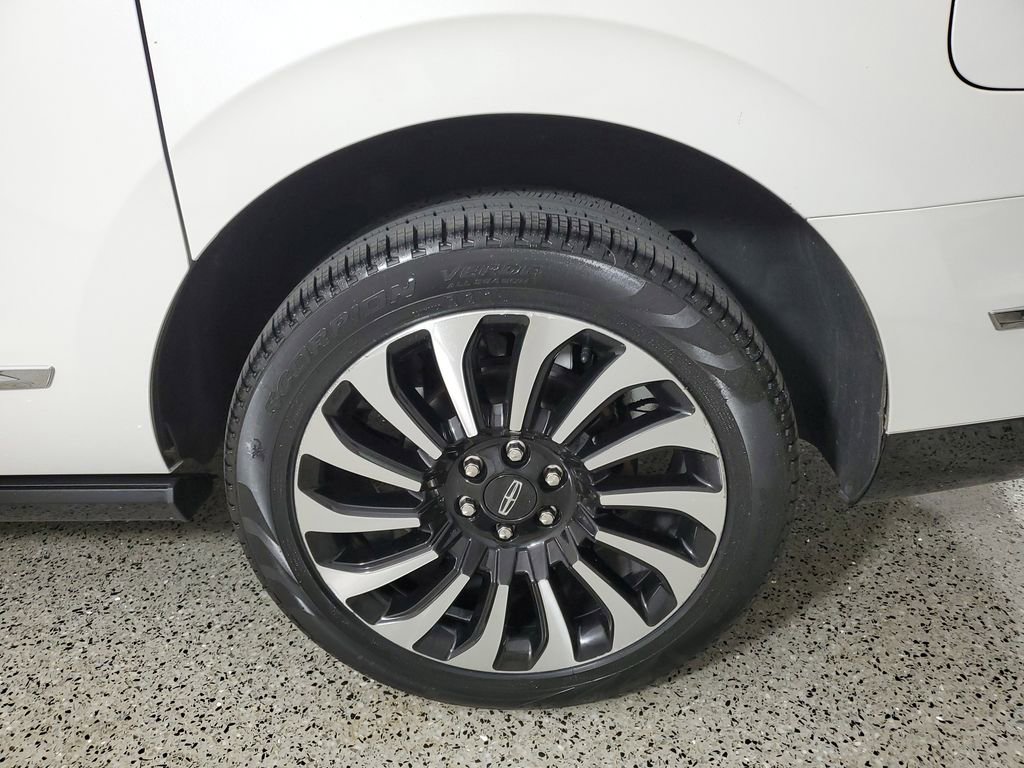 Certified 2024 Lincoln Navigator L Black Label AWD/4WD image 8