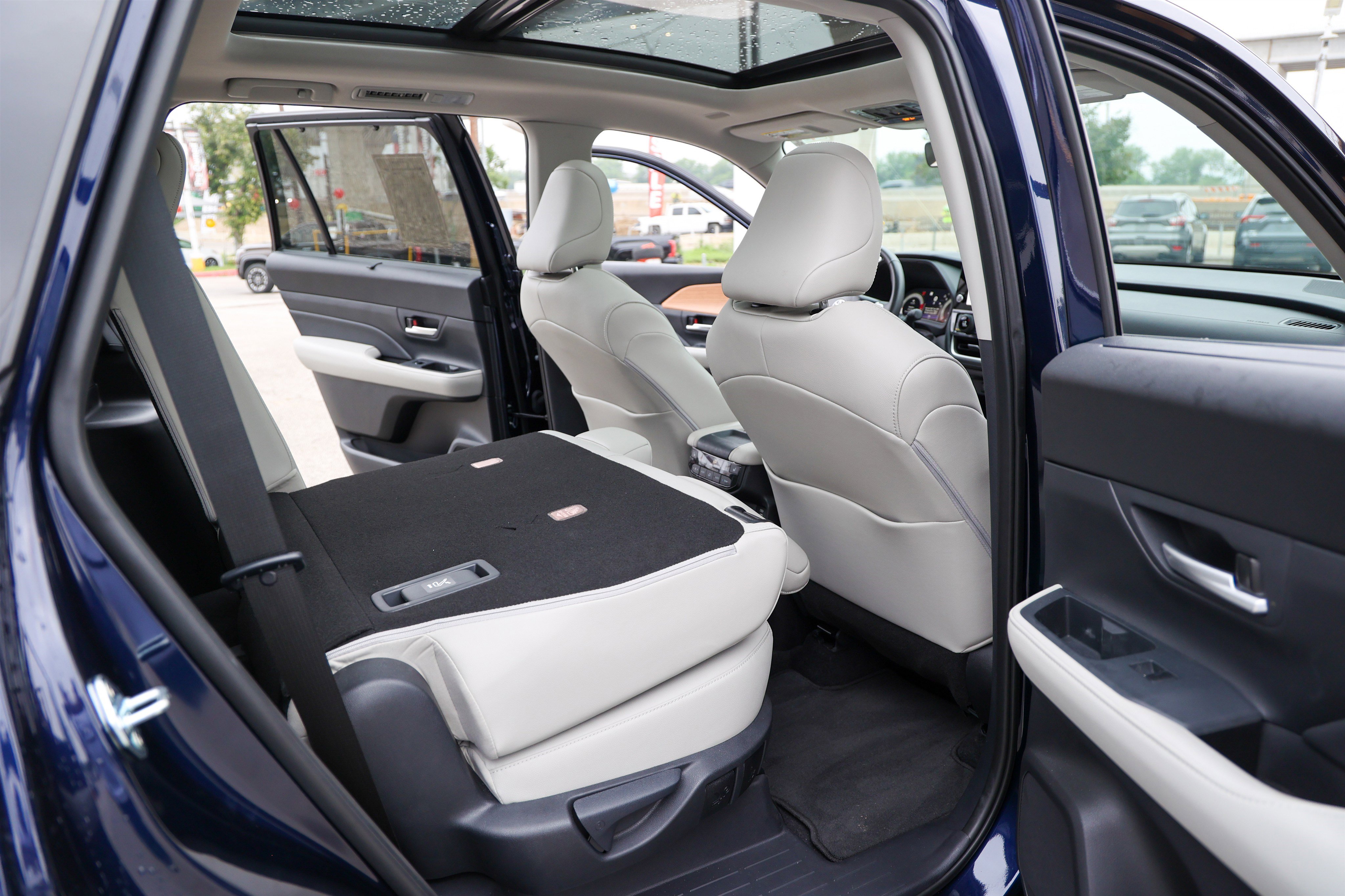 Certified 2025 Toyota Grand Highlander FWD image 52