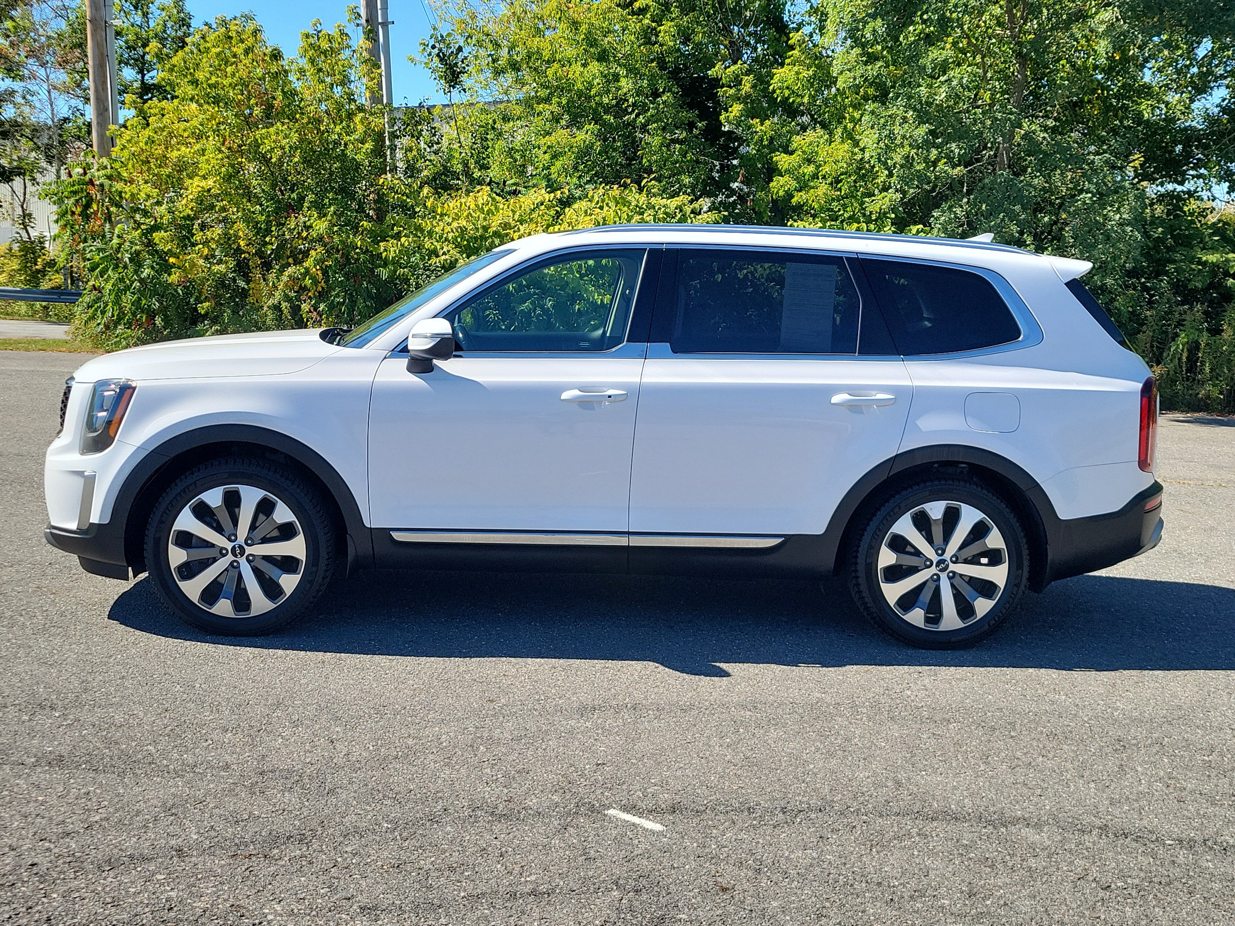 Used 2022 Kia Telluride EX w/ EX Premium Package AWD/4WD image 8
