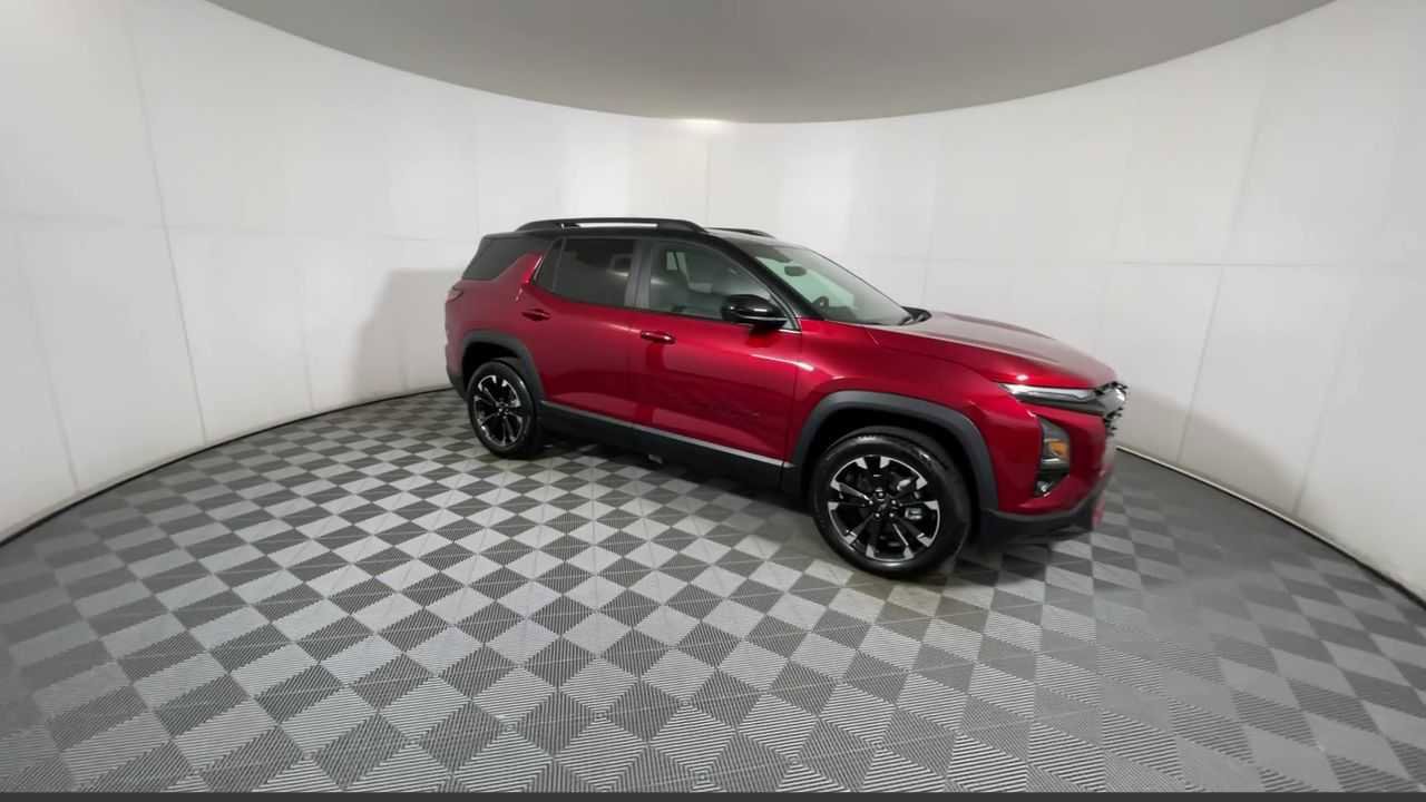 New 2025 Chevrolet Equinox RS w/ Safety and Technology Package AWD/4WD image 4