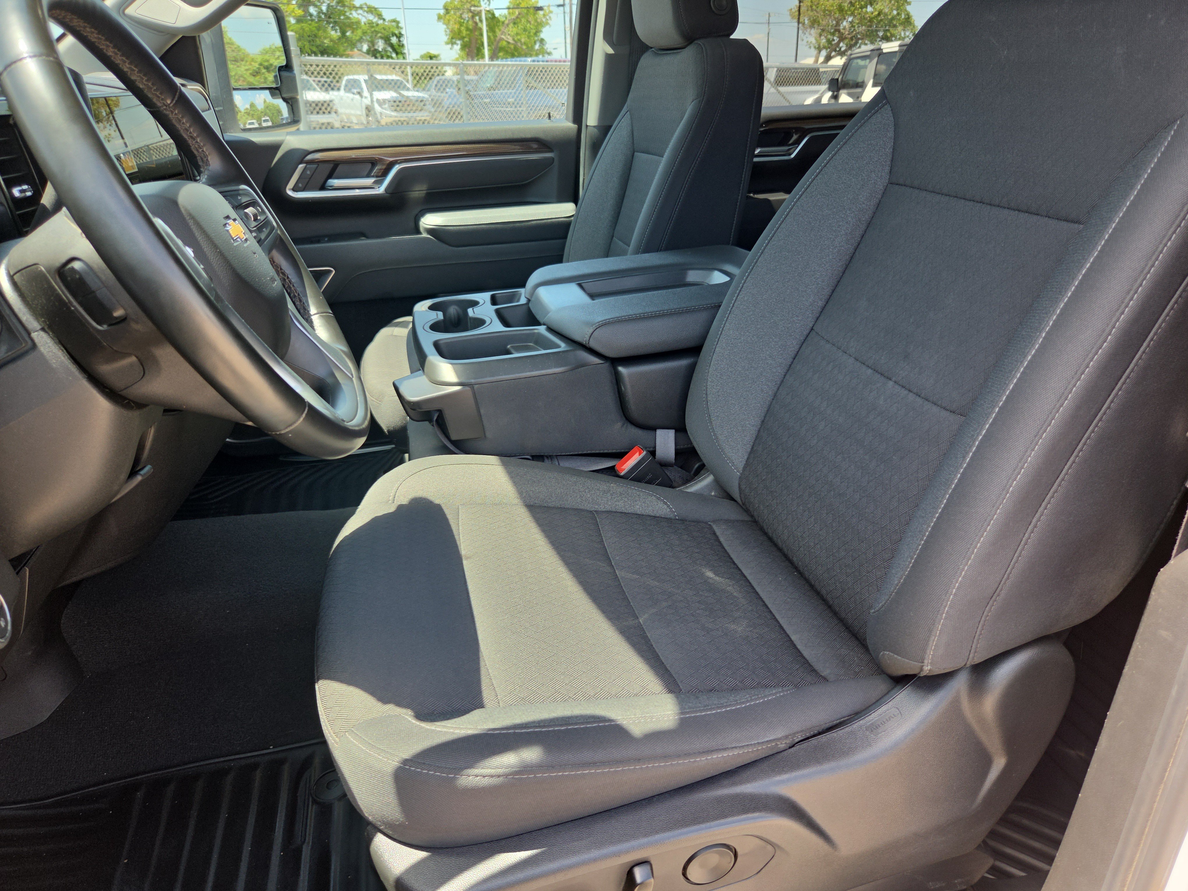 Used 2025 Chevrolet Silverado 2500 LT w/ Safety Package AWD/4WD image 15