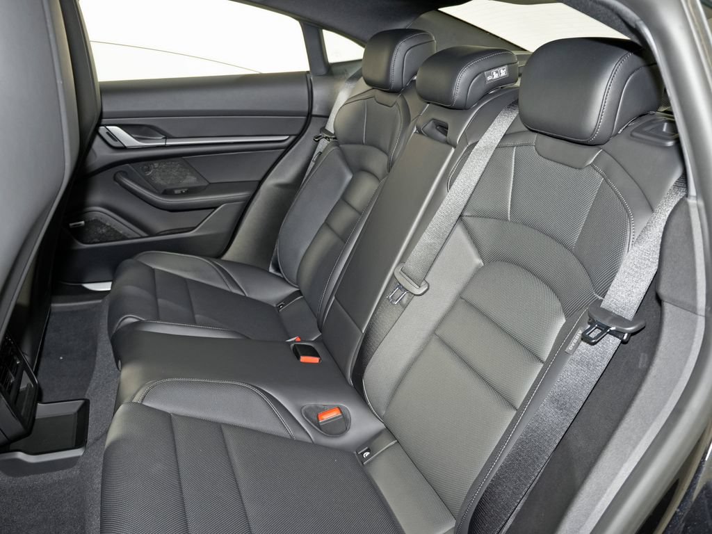 New 2026 Porsche Taycan 4S AWD/4WD image 35