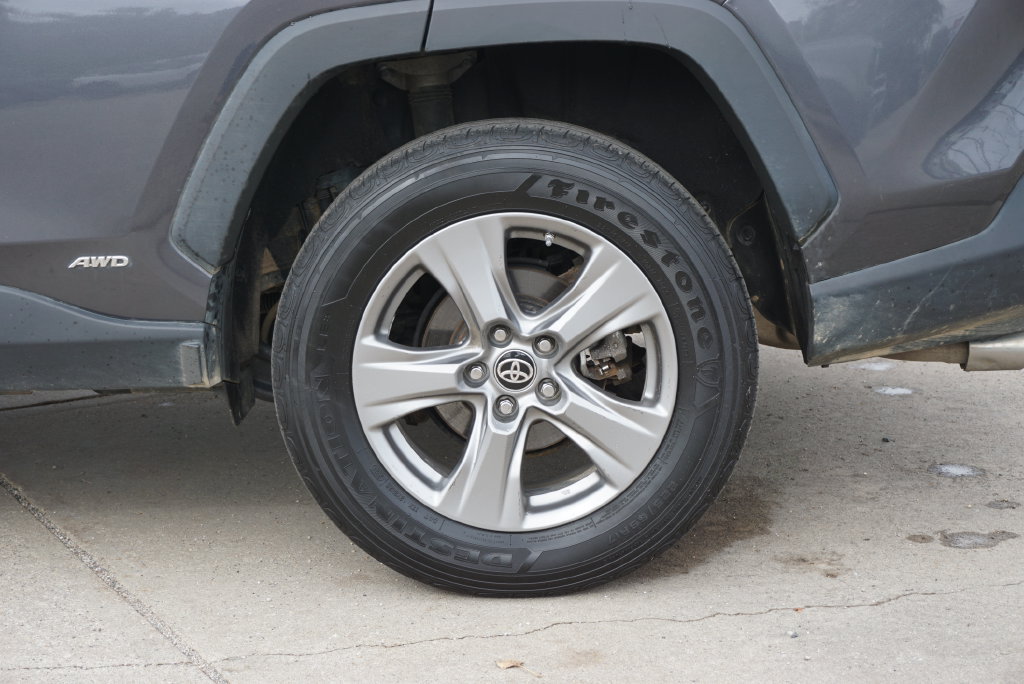 Used 2024 Toyota RAV4 LE AWD/4WD image 9