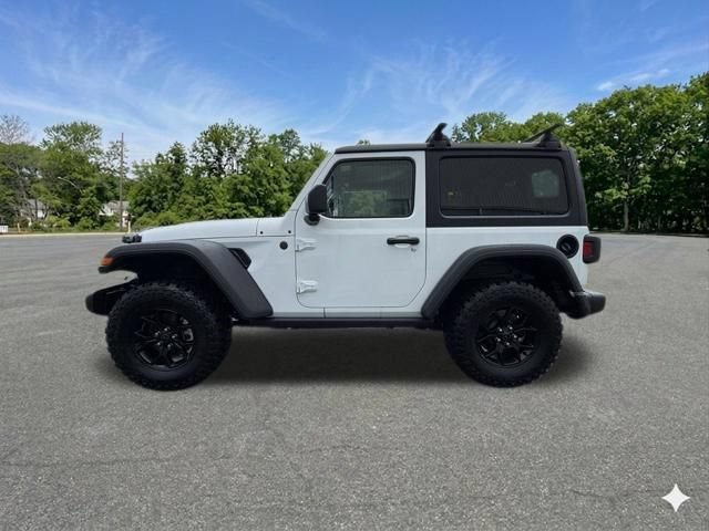 Used 2025 Jeep Wrangler Sport AWD/4WD image 5