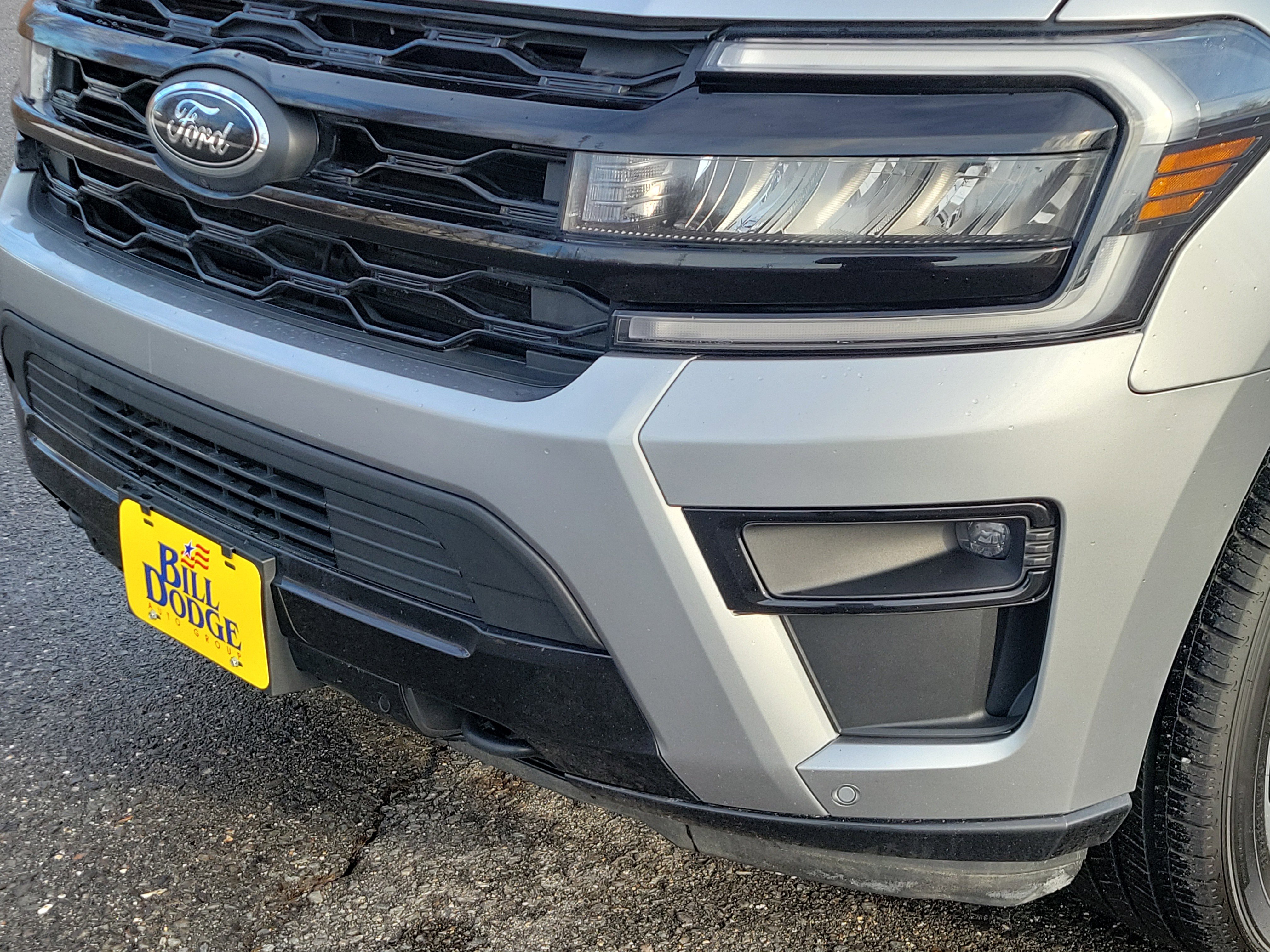 Used 2022 Ford Expedition Limited image 9