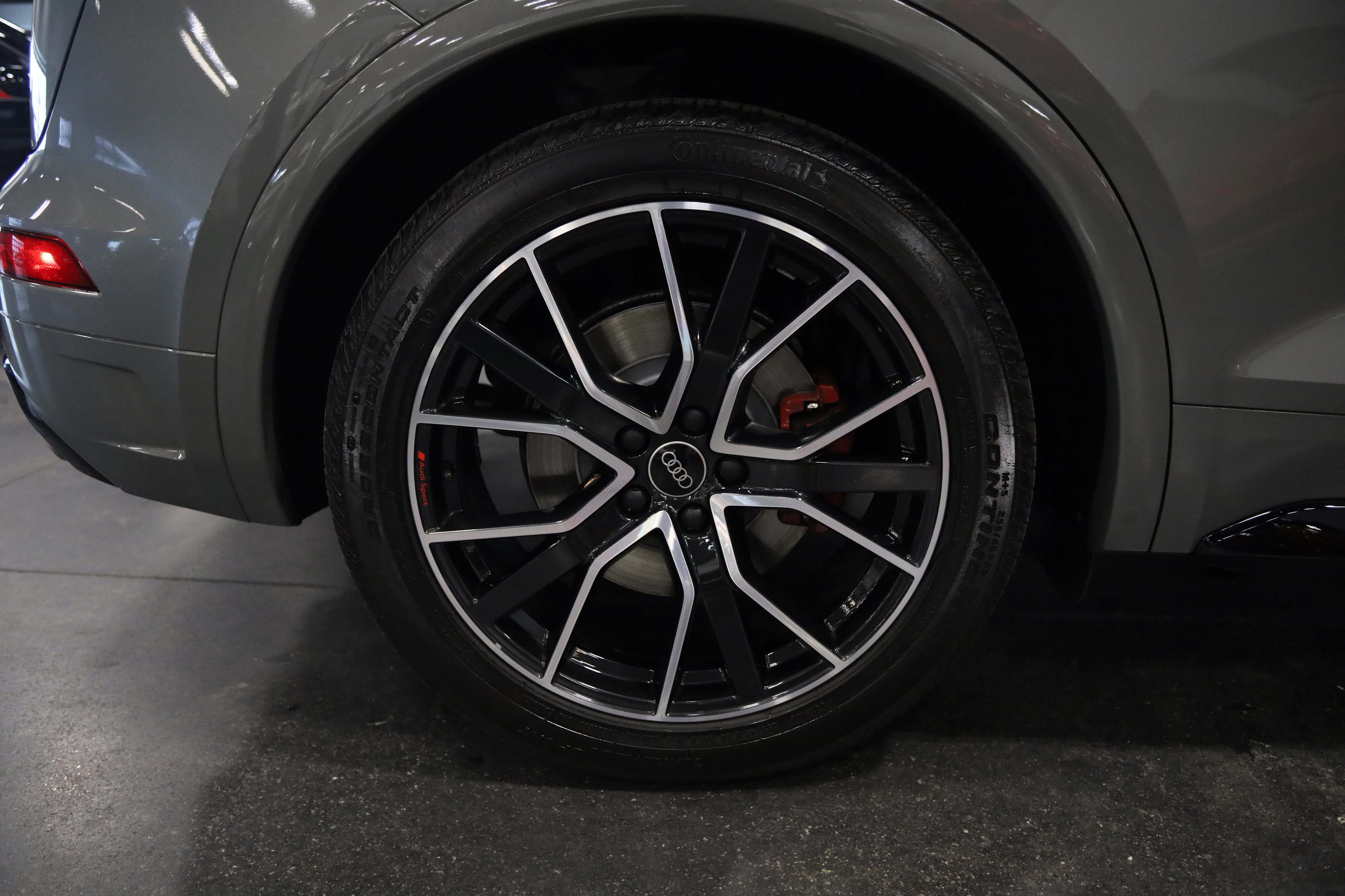 Used 2023 Audi SQ5 Premium Plus w/ Premium Plus Package AWD/4WD image 11
