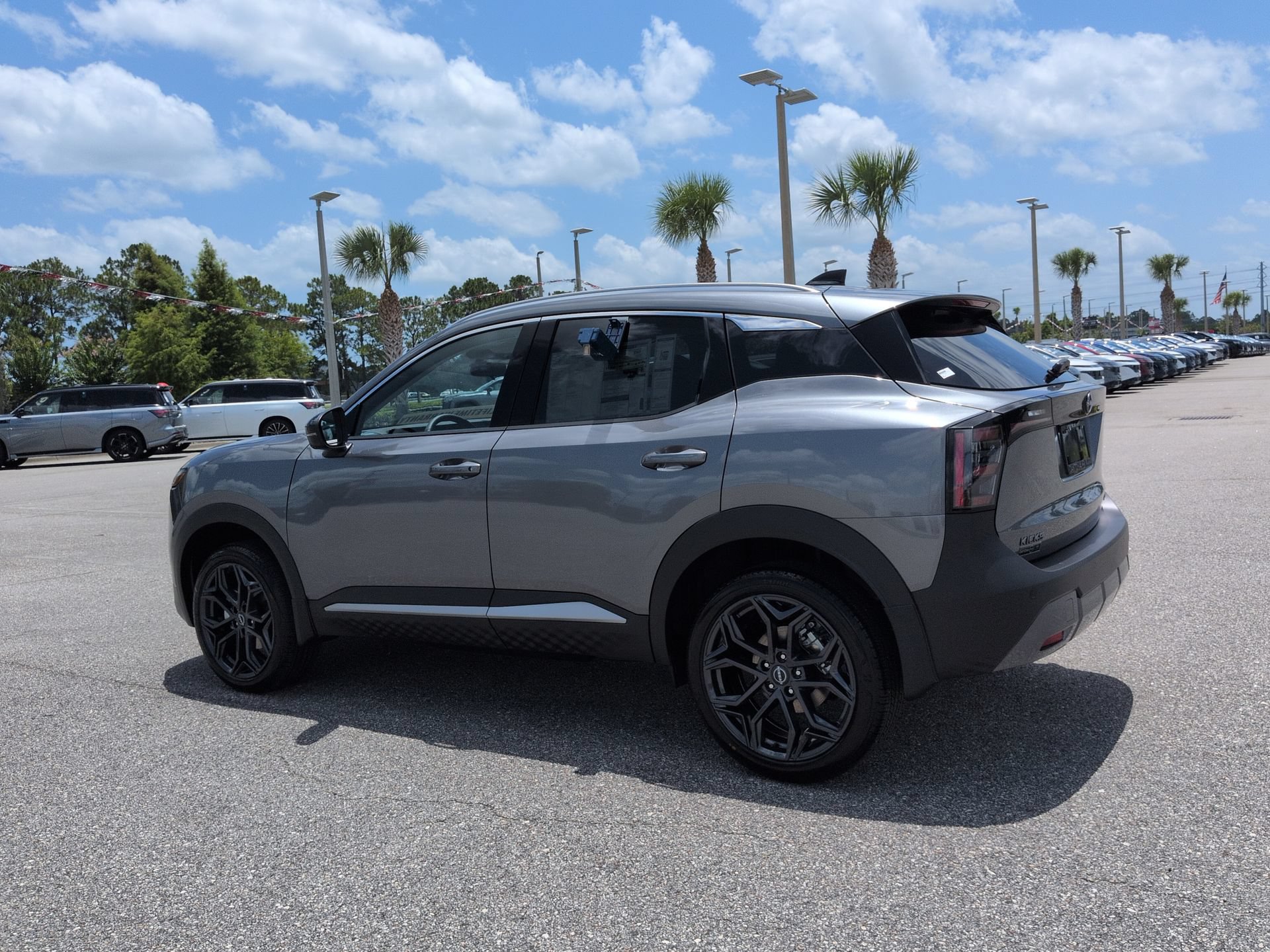 New 2026 Nissan Kicks SR FWD image 7