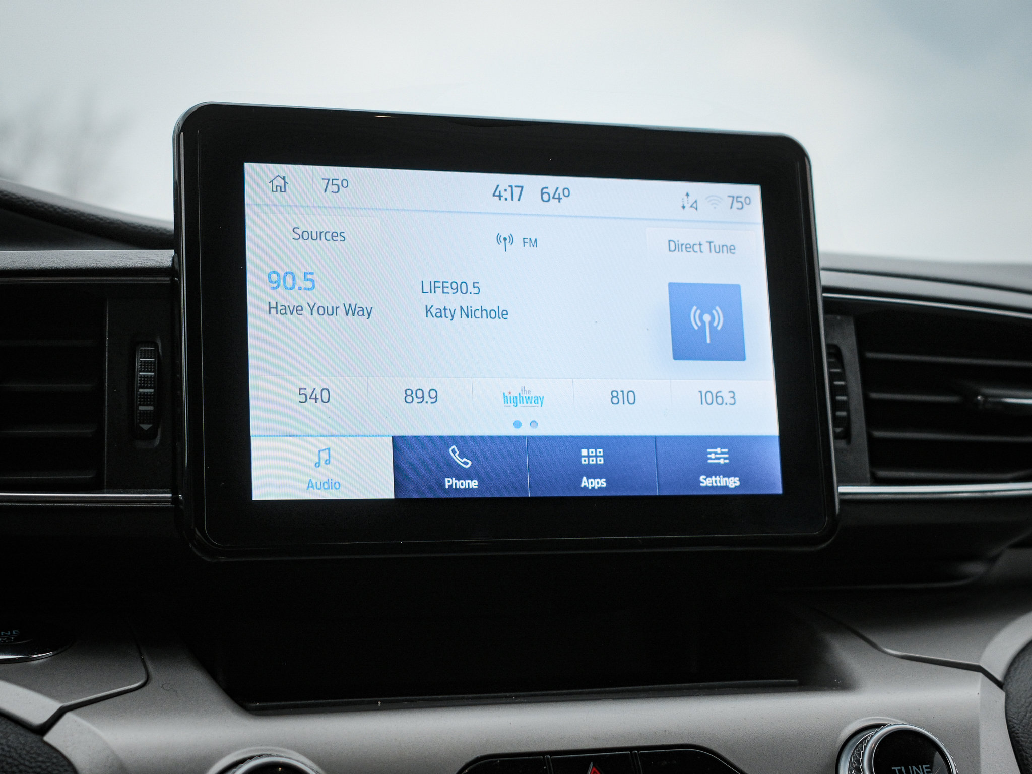 Used 2022 Ford Explorer XLT w/ Equipment Group 202A image 25