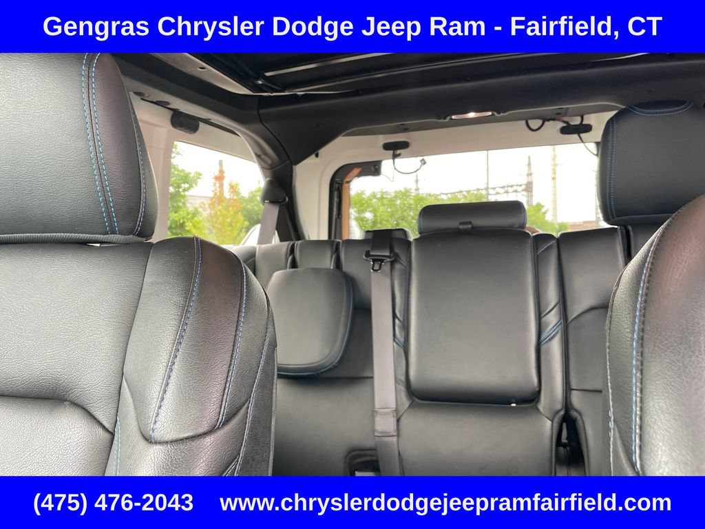 Used 2024 Jeep Wrangler Unlimited AWD/4WD image 59