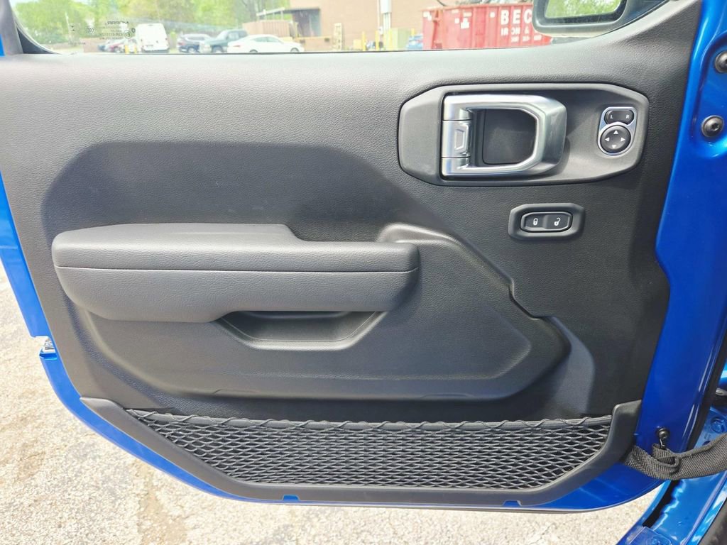 Certified 2025 Jeep Wrangler Sport S image 35