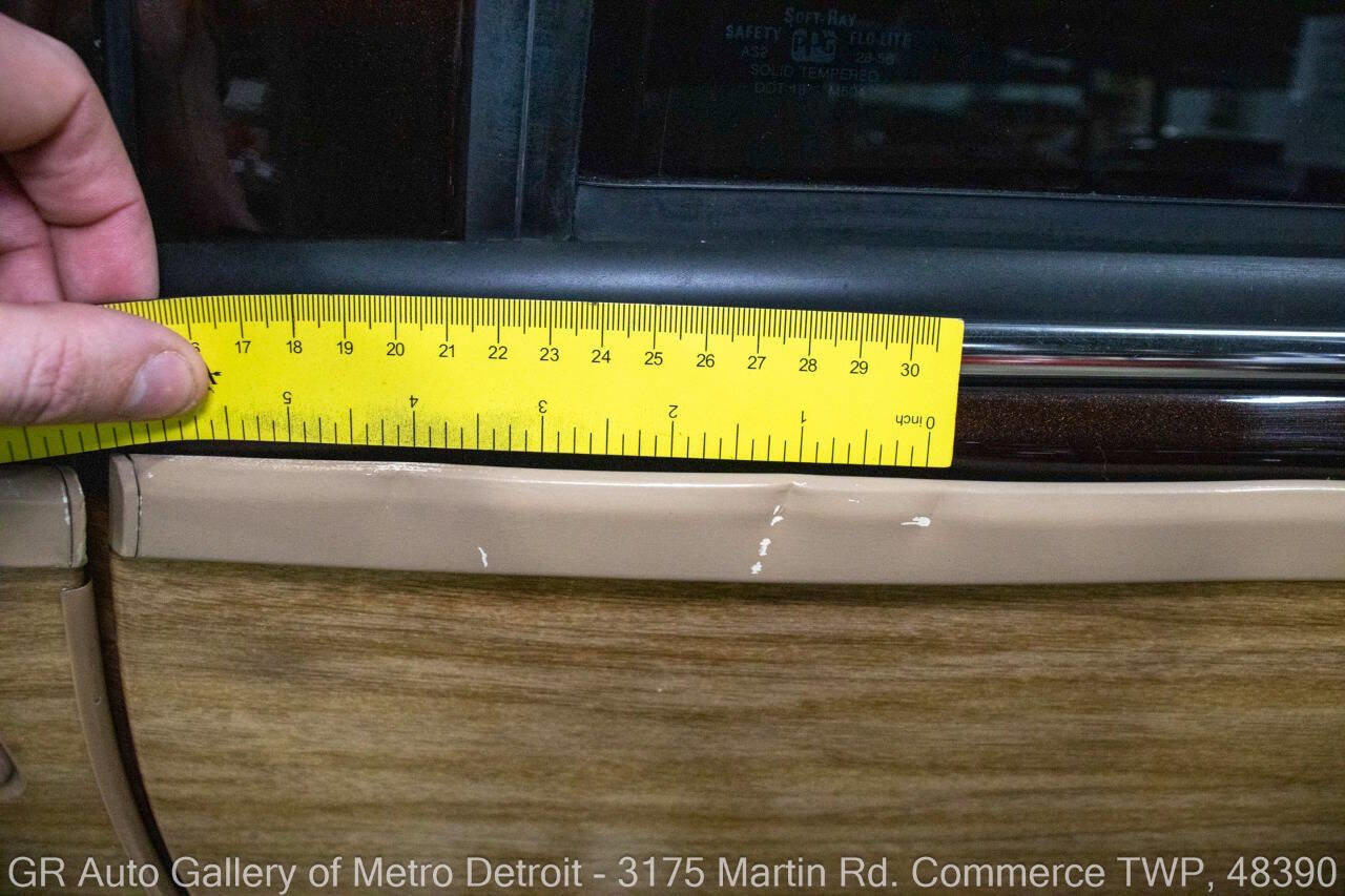 Used 1996 Buick Roadmaster Estate image 28