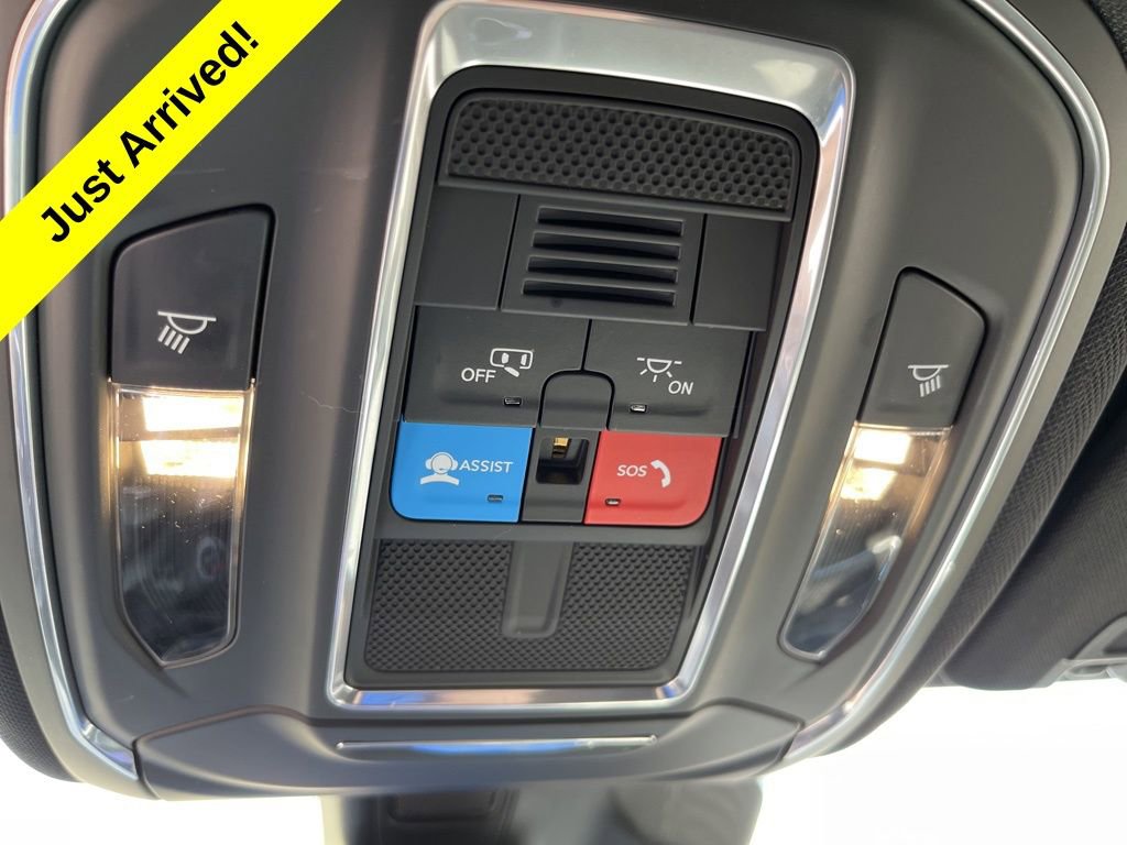 Used 2024 Jeep Grand Cherokee Laredo w/ Trailer Tow Package image 30