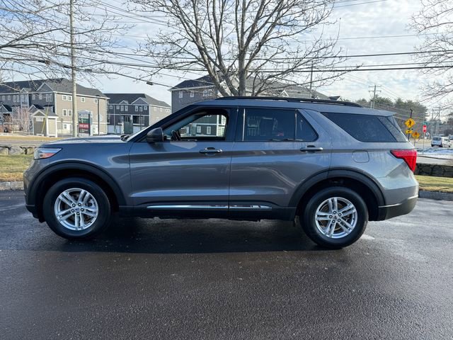 Used 2022 Ford Explorer XLT w/ Equipment Group 202A image 2