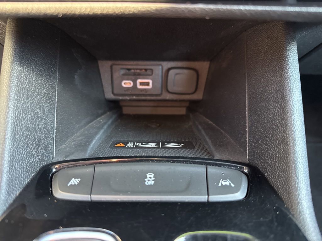 Used 2023 Chevrolet Bolt EUV LT image 24