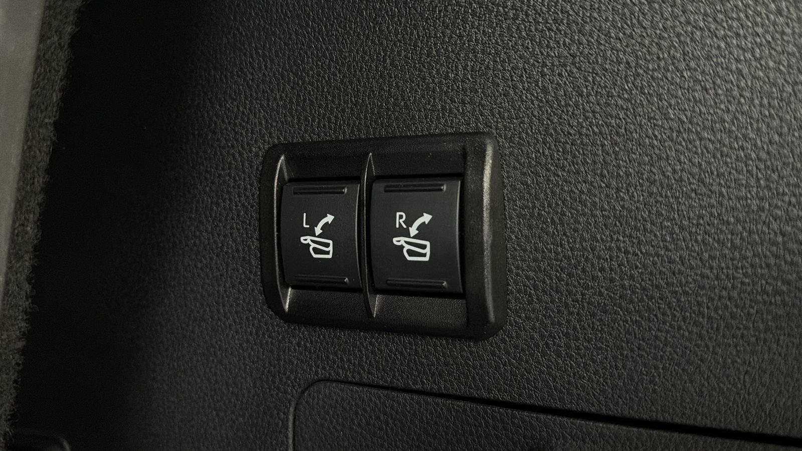Used 2026 Toyota Sequoia Platinum AWD/4WD image 19