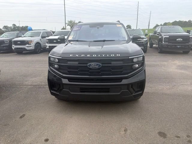 Used 2025 Ford Expedition Active AWD/4WD image 6