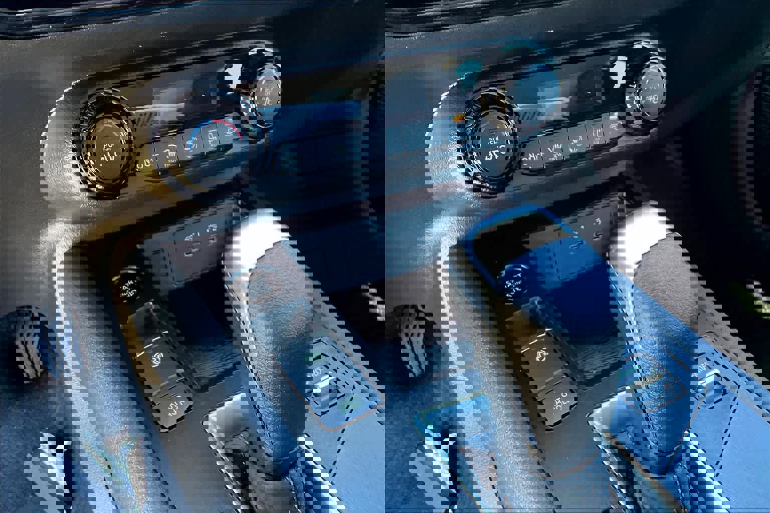 New 2026 Nissan Kicks SV FWD image 14