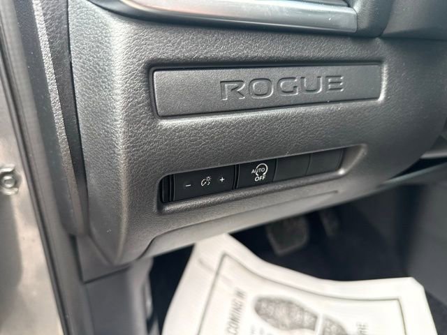 Used 2023 Nissan Rogue S image 20
