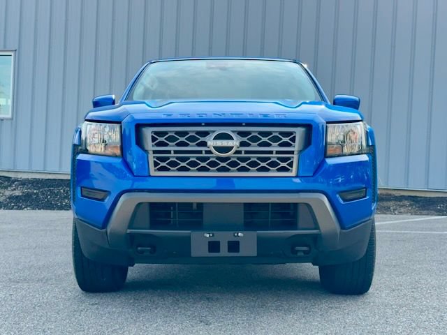 Used 2024 Nissan Frontier SV AWD/4WD image 3