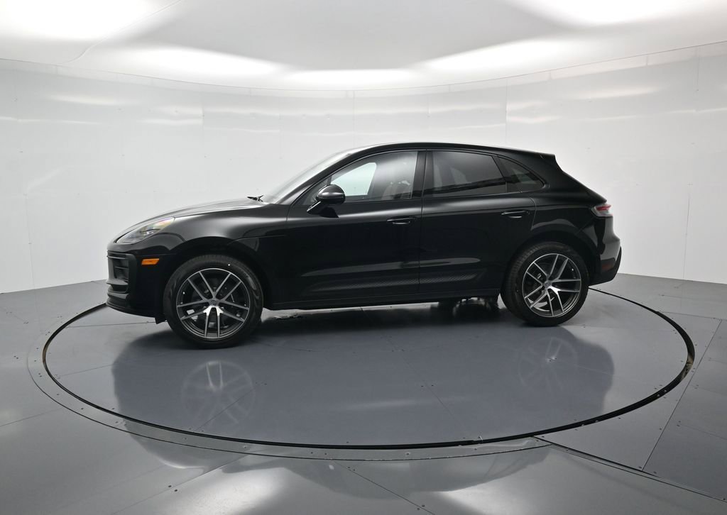 New 2026 Porsche Macan image 2