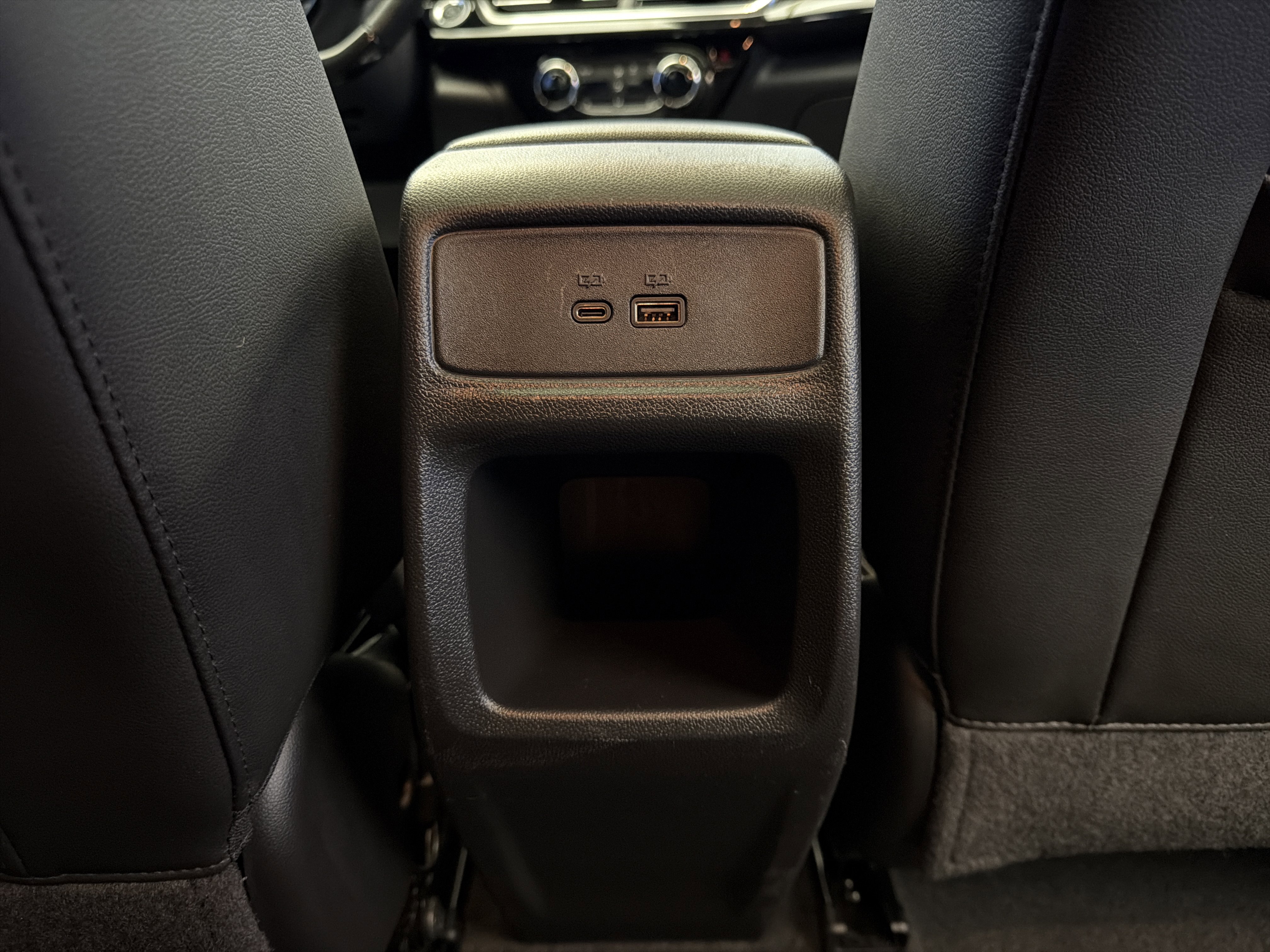 Used 2024 Chevrolet Trax RS w/ Sunroof Package FWD image 25