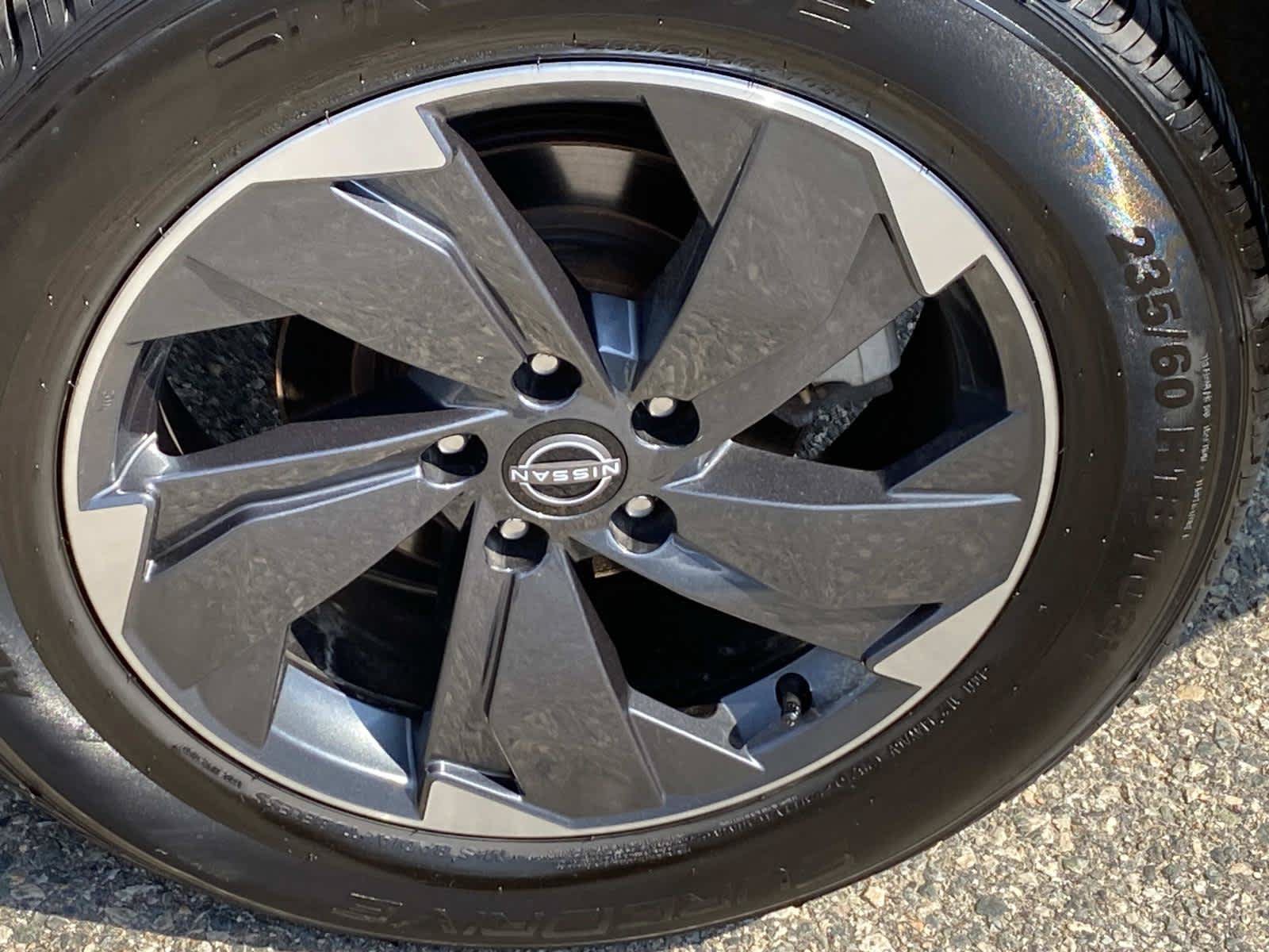 Used 2025 Nissan Rogue SV AWD/4WD image 28